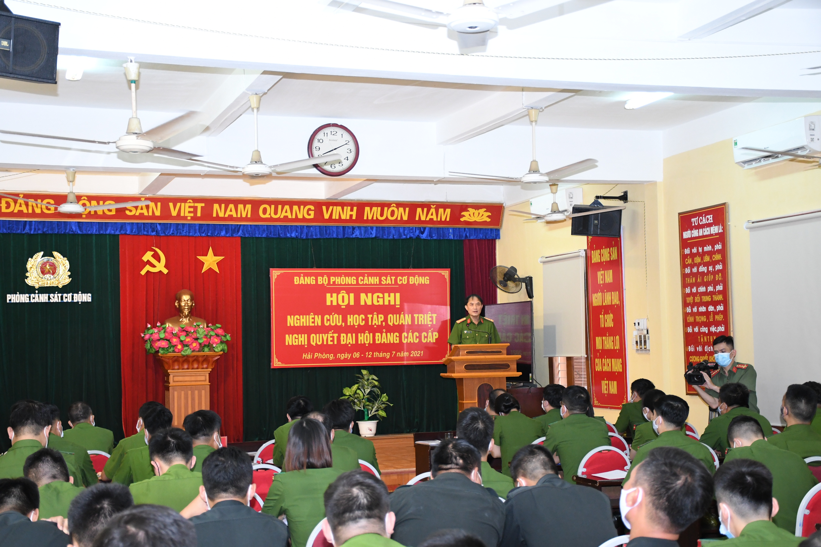 Phòng Cảnh sát Cơ động – CATP: Quán triệt Nghị quyết Đại hội Đảng bộ các cấp
